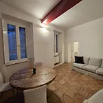 Domus Imperialis Trevi Fontis Рим