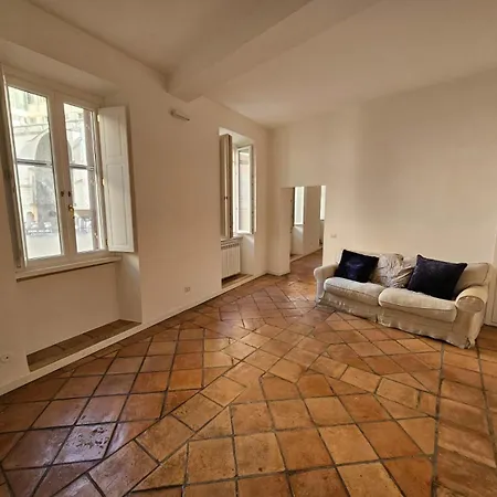 Domus Imperialis Trevi Fontis Apartment *