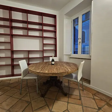 Апартаменты Domus Imperialis Trevi Fontis Рим